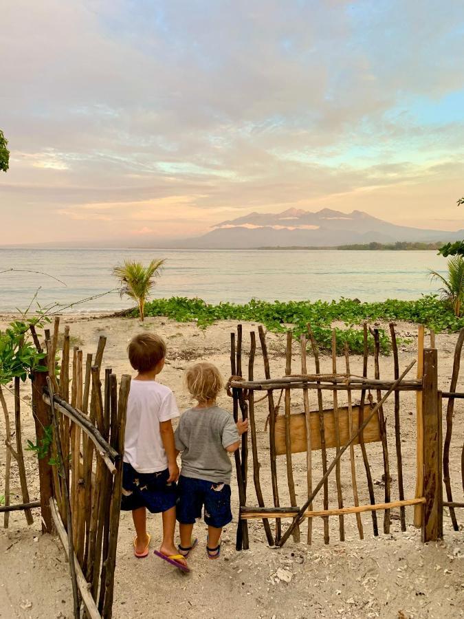 The Beach Shack Gili Islands Exterior photo
