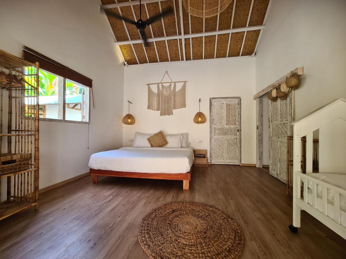 The Beach Shack Gili Islands Exterior photo