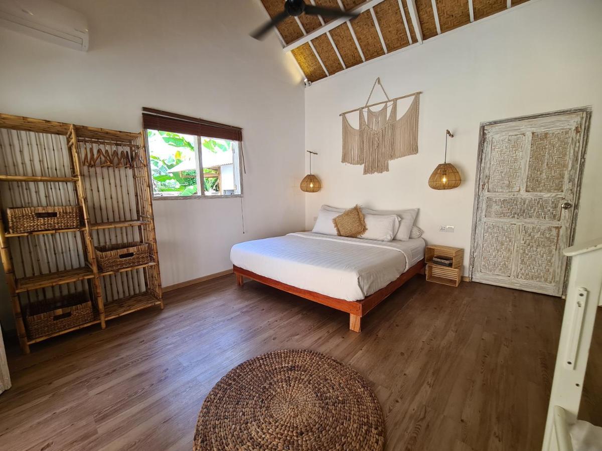 The Beach Shack Gili Islands Exterior photo